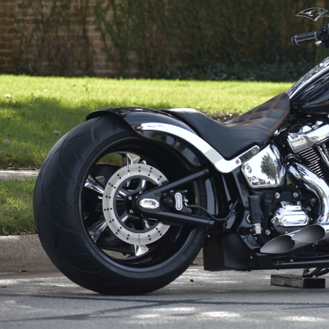 300 Rear Tire Conversion for Milwaukee-8®  Breakout - Fatboy    2018 to Present